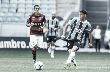 Com deficientes rendimentos, Atlético-GO e Grêmio fazem confronto em busca de reabilitação