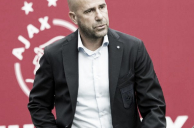 Peter Bosz será el sustituto de Frank de Boer al frente del Ajax