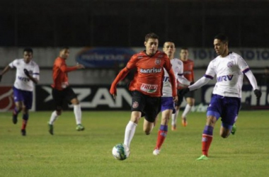 Brasil de Pelotas bate Bahia com gol no fim e volta a se aproximar do G-4