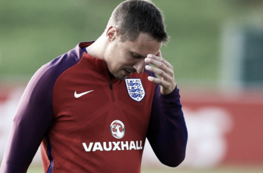 Jagielka abandona la concentración de la selección por una lesión en el muslo