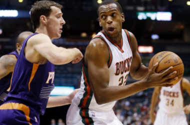 Phoenix Suns Defeat Milwaukee Bucks, 102-96