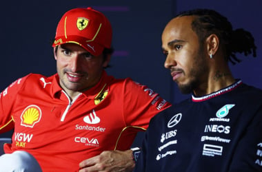 Carlos Sainz y Lewis Hamilton. | Foto: okdiario