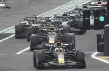 Los pilotos salen en el último tercio de sesión a pista tras la bandera roja de Sargeant. / Fuente: F1