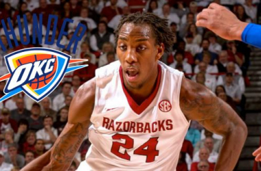 OKC Thunder Ink Arkansas&#039; Michael Qualls to One-Year Deal