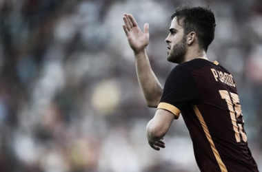 Destaque da Roma nas cobranças de falta, Pjanic revela ter Juninho Pernambucano como mentor