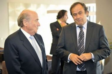 FIFA, Platini: "Blatter vattene, sono disgustato. Domani si cambia"