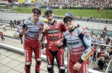 Francesco Bagnaia brilla en Sachsenring junto a los hermanos Márquez 