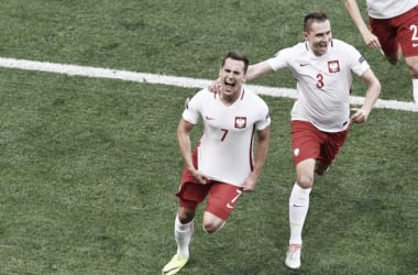 Polonia arranca la Eurocopa 2016 superando a Irlanda del Norte con lo justo