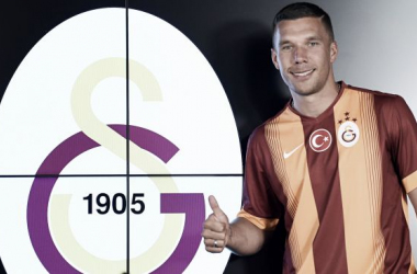Lukas Podolski leaves Arsenal for Galatasaray