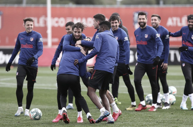 El Atlético de Madrid suspende los entrenamientos durante
dos semanas