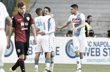 Mertens e Insigne conducen a un Napoli superior