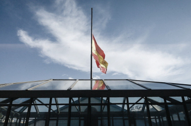 España decreta 10 días de luto oficial