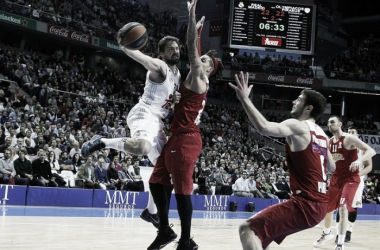 Llull guía la victoria blanca ante el Olympiacos