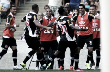 Vasco vence Fluminense e ofusca apresentação de Ronaldinho Gaúcho