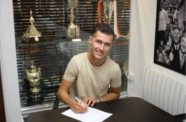 Dan Potts renueva con el Luton Town por una temporada