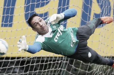 Palmeiras anuncia renovação de contrato com Fernando Prass até 2017