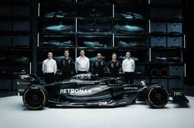 El color negro vuelve a ser principal protagonista en el
Mercedes W14