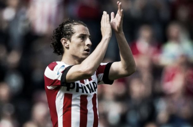 Guardado, pieza clave en la pizarra de Cocu