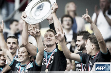 El PSV de Santiago Arias campeón de la Supercopa Johan Cruyff
