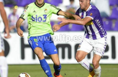 El Valladolid se afianza en defensa en el estreno liguero de Guille