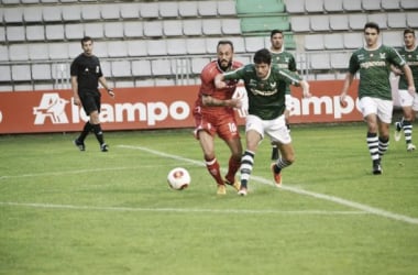 SD Compostela - Real Sporting B: un punto de diferencia