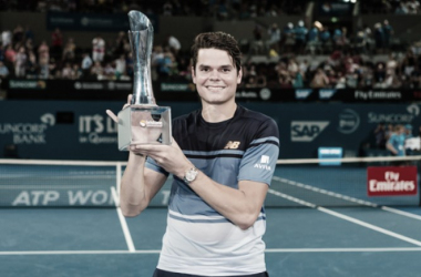 En la revancha en Brisbane, Raonic le quita la corona a Federer