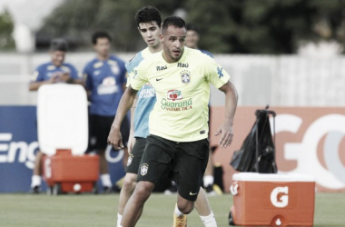 Renato Augusto se coloca à disposição de Dunga após empate com Uruguai