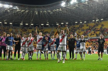 Rayo Vallecano celebrando victoria en Europa | Foto: @RayoVallecano (X)