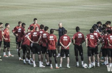 El Rayo se entrena a puerta abierta y en el Estadio