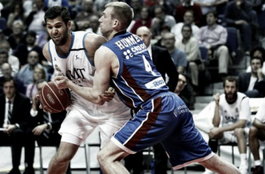 Reyes y Llull acaban con el Obradoiro