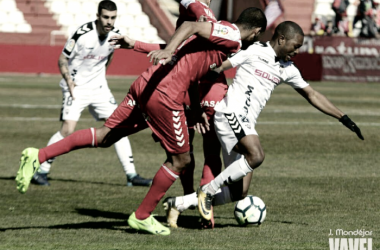 El Nastic se impone con oficio en el Carlos Belmonte