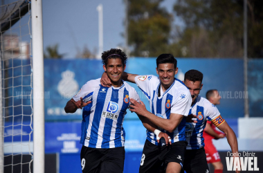 El Espanyol B vence al Olot y piensa en la segunda fase