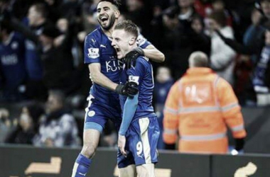 Com Vardy decidindo novamente, Leicester bate Liverpool e segue isolado na liderança