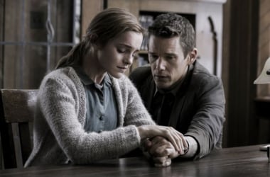 Emma Watson y Ethan Hawke protagonizan la primera imagen de &#039;Regression&#039;, lo nuevo de Amenábar