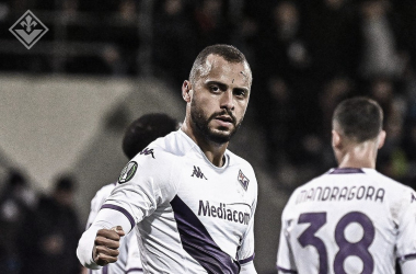 Com mais um de Arthur Cabral, Fiorentina bate RFS na rodada final dos grupos da Conference League