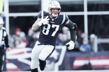 Se
retiró el ala cerrada de los New England Patriots, Rob Gronkowski