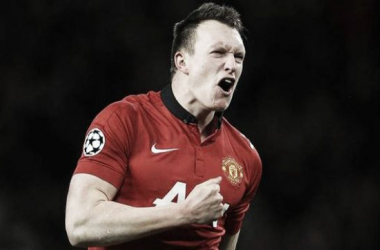 Phil Jones, renovado hasta 2019