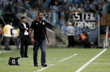 Roger Machado valoriza ascensão na Libertadores: "A gente se fortalece para a próxima fase"