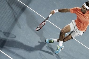 Federer remonta en Dubai