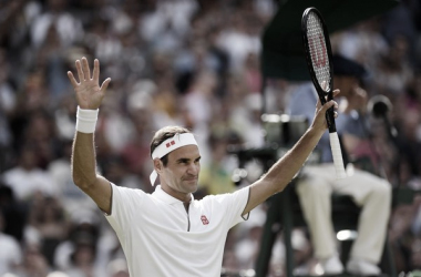Federer aplasta sin piedad a Berrettini