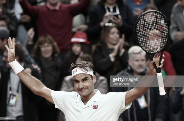 Federer sufre pero continúa con vida en Roma