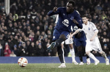 Everton 2-1 Dynamo Kiev: Late Lukaku penalty gives Toffees first leg advantage