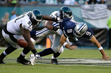 Tony Romo Exits Dallas Cowboys&#039; Game At Philadelphia Eagles With Collarbone Injury