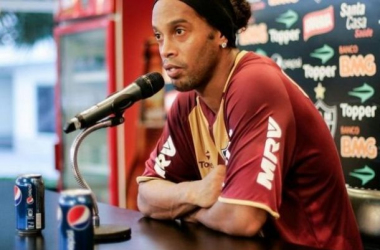 Ronaldinho: &quot;Neymar lo tiene todo&quot;