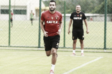 Ronaldo Alves volta aos treinos, mas sente incômodo e deve ficar fora de decisão com Santa Cruz