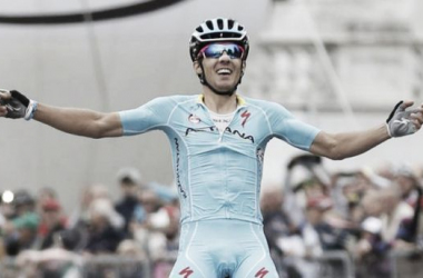 Milano-Torino, Diego Rosa stacca tutti sulle rampe di Superga e vince per distacco