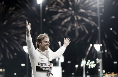 Rosberg trionfa tra le luci di Abu Dhabi, Raikkonen regala il podio alla Ferrari