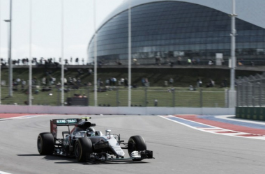 Rosberg in pole a Sochi, per Hamilton nuovo problema alla power unit