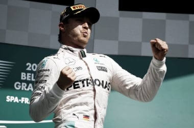 Nico Rosberg domina en una accidentada carrera en Spa