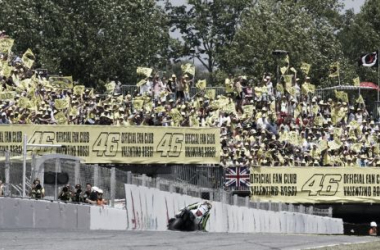 Rossi le quita el martillo a Lorenzo